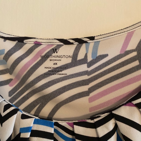 Colorful Blouse - Picture 2 of 3